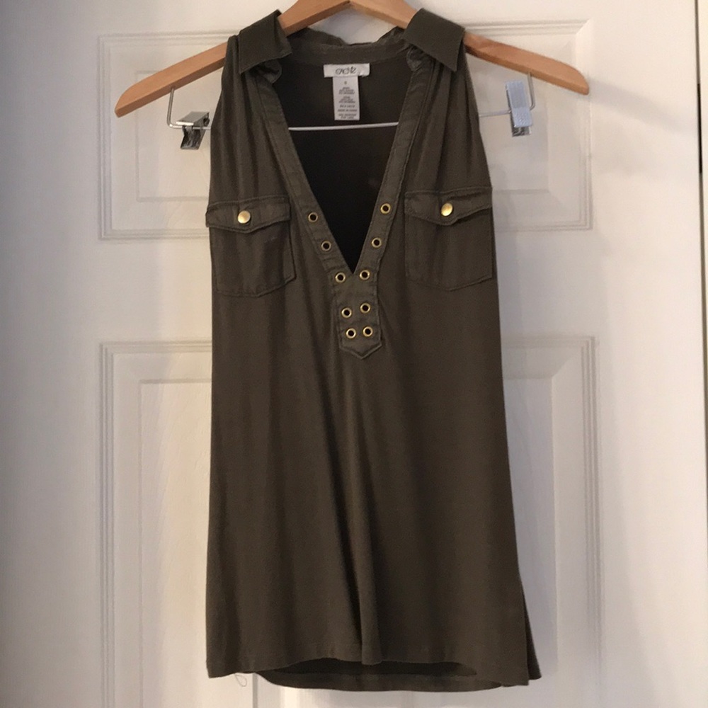 Cache sleeveless top